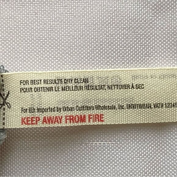 Free People Intimatley Gray Silk V-Neck Sleeveless Blouse Size Large - Picture 10 of 12